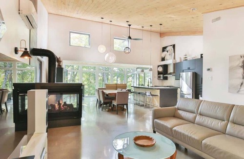 Entrelacs Ski Chalet | The Haven of Light! S