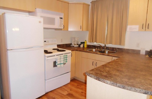 Mount Currie Hotel | The Hitching Post Motel