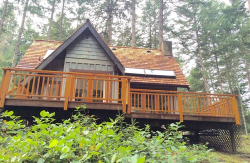 Galiano Cabin | The Hobbit House at the Heritage Forest