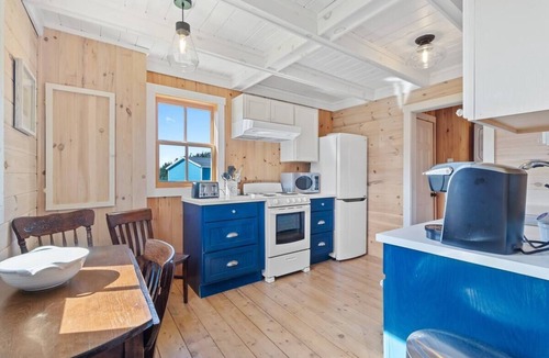 Terra Nova Cottage | The Howard House | Daniel’s Cove