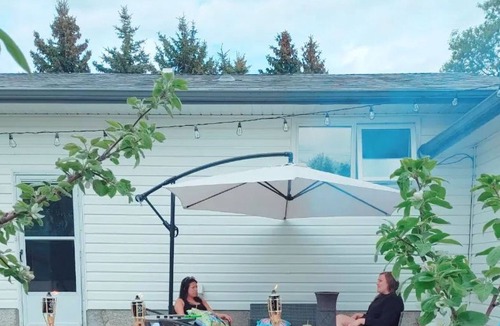 Gimli House | The ideal family retreat, 6 minute walk from the beach!