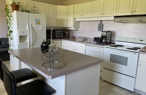 Lone Butte House | The Imperial Ranchettes Guest Suite in Horse Lake