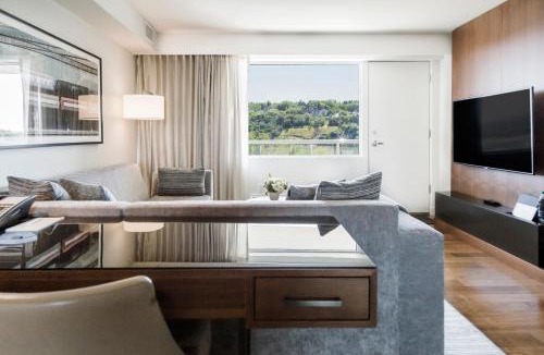 Saskatoon Downtown Hotel | The James Hotel