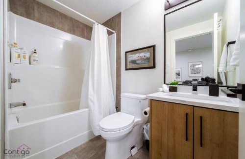 Jasper Place House | The Jasper, AC, 4 BD, Sleeps 8, Near DT & WEM!