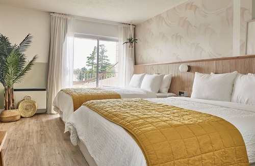 Sauble Beach Hotel | The June Motel Sauble Beach
