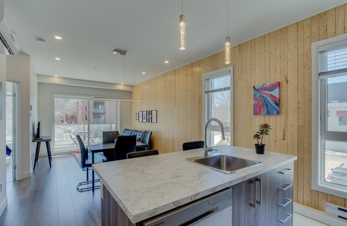 La Cite-Limoilou Apartment | The Kaméléon, The Halo