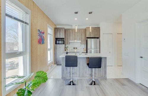 La Cite-Limoilou Apartment | The Kaméléon, The Halo