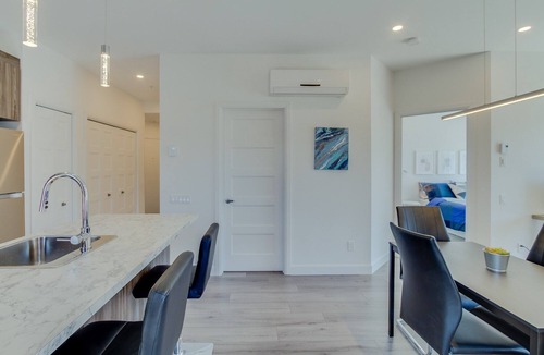 La Cite-Limoilou Apartment | The Kaméléon, The Halo
