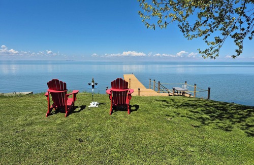 Lincoln House | The Lakenhouse (Private Long Dock & Boat Ramp)