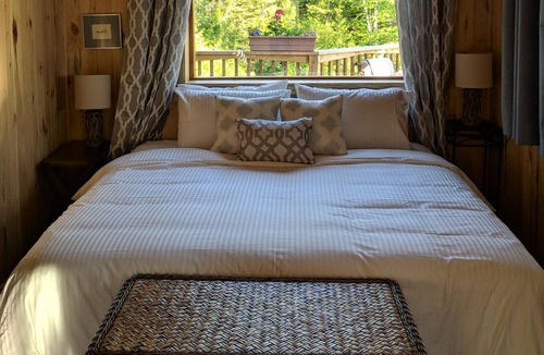 Saint Fulgence House | The Land of the Phoenix! Superior lodging in a prime natural setting.