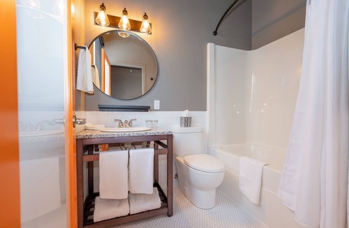 East Kootenay Hotel | The Larix Hotel