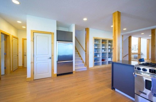 Eden House | The Ledges | Ski Getaway | Hot Tub & Theater Room