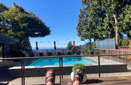 Upper Lonsdale Apartment | The Lions Self Contained Suite, Shared Pool, Hot Tub, Views