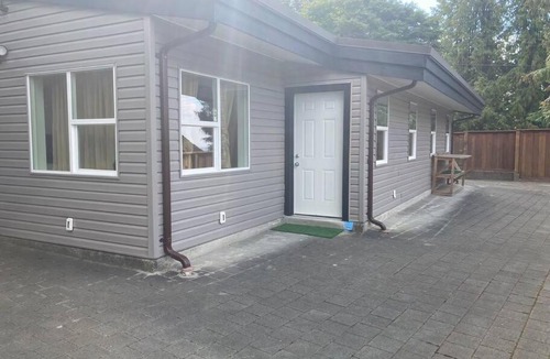 Upper Lonsdale Apartment | The Lions Self Contained Suite, Shared Pool, Hot Tub, Views