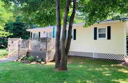 Cavendish Cottage | The Little Foxes Den Cottage in Cavendish PEI