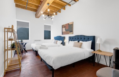 Cite Multimedia Hostel | The Little Prince Rooms-Old Montreal