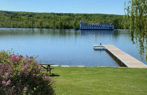 Quinte West House | The Lodge at Richardson Point
