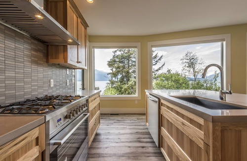 Harrison Hot Springs Cabin | The Lodge on Harrison Lake