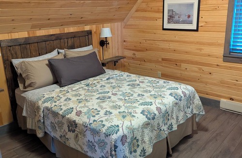 Terra Nova House | The Lofty Perch. A two bedroom loft with magnificent views of the ocean.