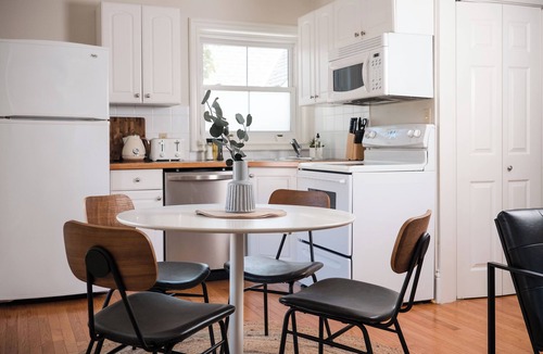 Prince Edward House | The Logan Highland Suite | Picton | 2 Bedrooms