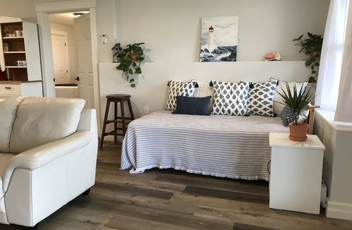 Chester Apartment | The Lower Deck Oceanfront Studio mins from Chester and beaches