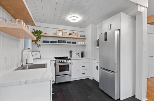 Stratford Cottage | The Lupin Cottage by the Beach