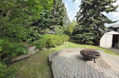 Southeast Calgary House | The Luxe Escape Calgary I 3BR Vacation Home