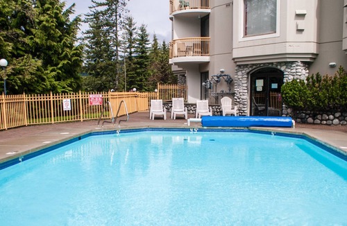 Upper Village Condo | The Marquise 502 - Modern newly renovated suite, great location to the lifts