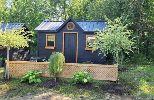 Port McNicoll House | The Music Shack - Outdoor Glamping Room