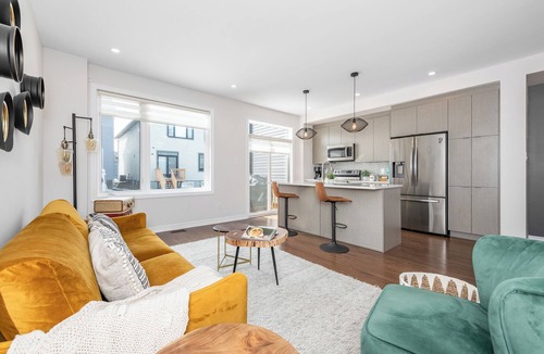 Ottawa Division House | The Mustard Den : furnished mid-term rental @ southeast of Ottawa