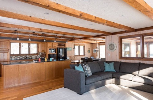 Trent Lakes Cottage | The Mystic on Bald