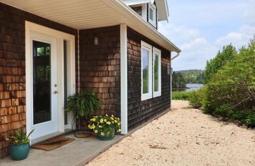 Upper Blandford House | The Nest at Deep Cove