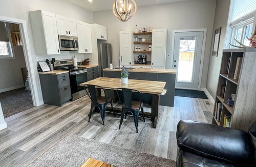 Maple Creek House | The Nest Guesthouse in Maple Creek