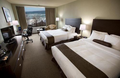 Fallsview Hotel | The Oakes Hotel Overlooking the Falls