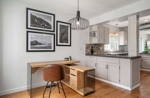 Sylvan Lake House | The Ohana Lakeside Retreat | 4 Bedrooms & Tiki Bar
