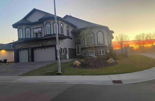 Timberlea House | The Oilsands Manor