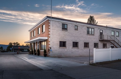 Driggs Apartment | "The Old Post Office" - Mid-Century Mod Apartment in Downtown Driggs - With W/D