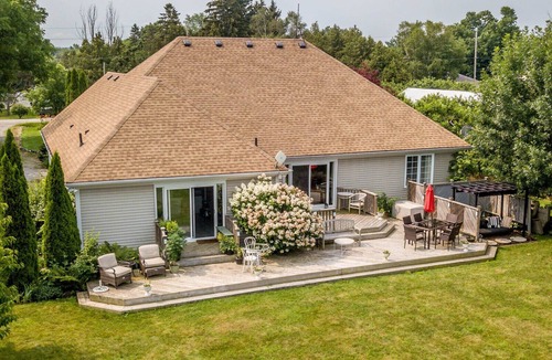 Jordan Station Villa | The Orchard Villa