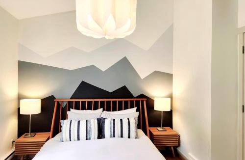 Harvie Heights House | The OVERLOOK Stay-Mountain View-Free Parking