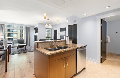 Downtown Victoria Apartment | The Parkside Hotel & Spa