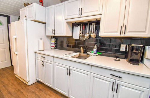 Balm Beach Cottage | The Perfect Tiny Escape in Balm Beach for you and your family!
