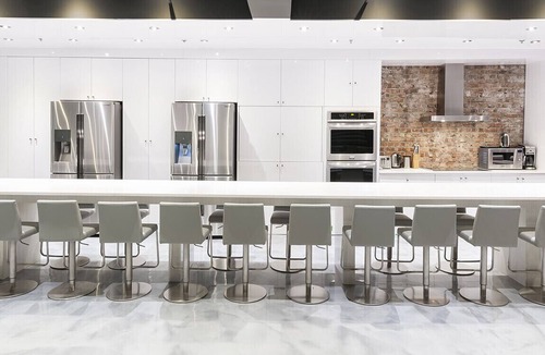 Downtown Montreal Apartment | THE PRESIDENTIAL LOFT | Holland Hotel
