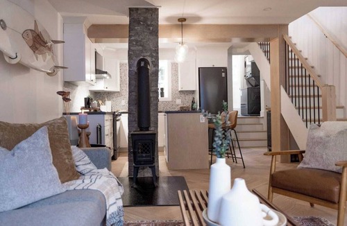 Quidi Vidi House | The QV Stage, Lux Couples Retreat W/Outdoor Sauna