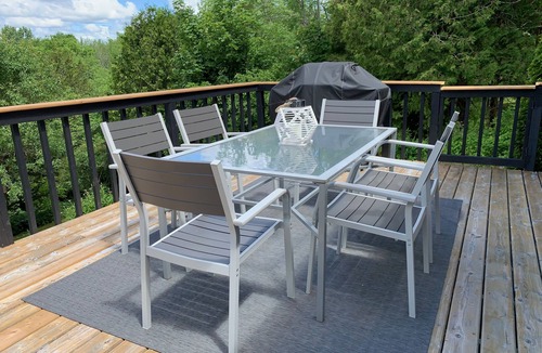 Bongard Cottage | The Raven's Nest - Prince Edward County