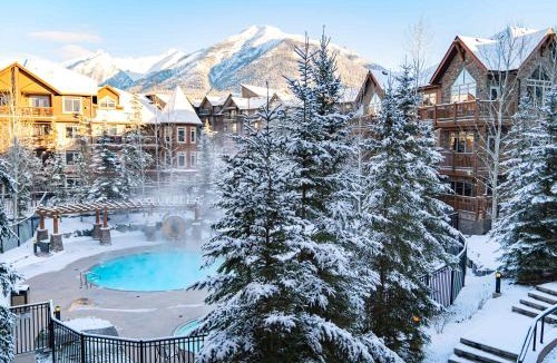 Canmore House | The Raven Suite at Stoneridge Mountain Resort