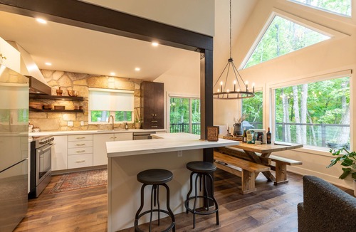 Greater Madawaska Ski Chalet | The Ravine In Calabogie - Luxury Chalet