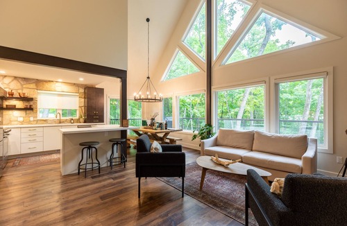 Greater Madawaska Ski Chalet | The Ravine In Calabogie - Luxury Chalet