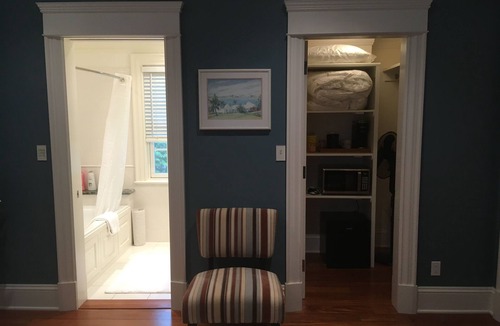 Dufferin Bed & Breakfast | The Robert Guest Rm 2