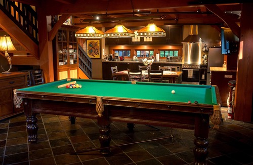 Regional District of Nanaimo House | The Rustic West Meets Oceanfront Estate