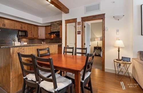 East Kootenay Apartment | The Sable Bright Side | Pool | Hot Tub | Top Floor